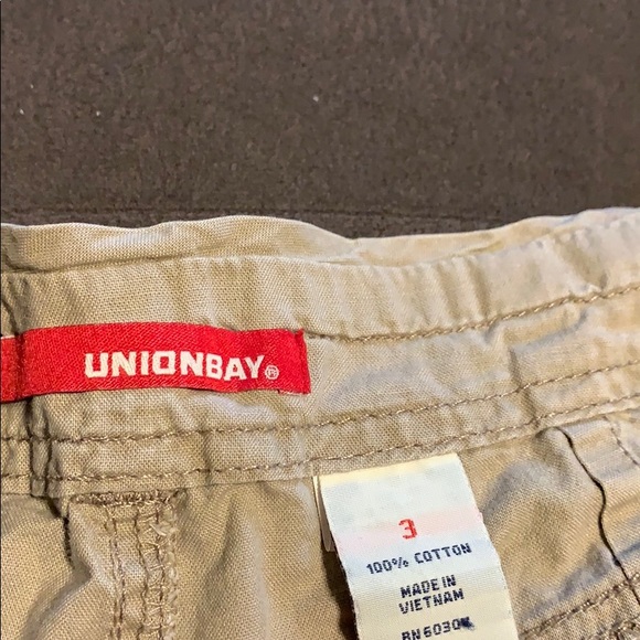 Shorts - Picture 2 of 4